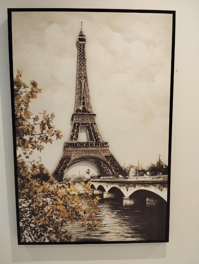 Le Beau Refuge Parisien De Cergy - Parisian Modern Flat At Cergy Bed and Breakfast Εξωτερικό φωτογραφία
